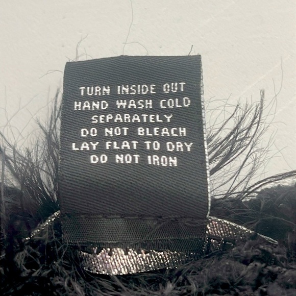 Lauren Michelle Plush Short Sleeve Black Sweater Size M - Picture 4 of 5